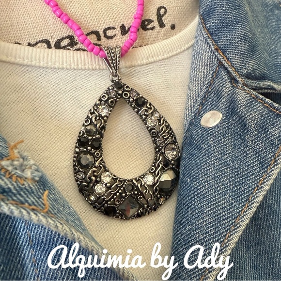 Big oversized crystal pave drop pendant necklace - Picture 2 of 2